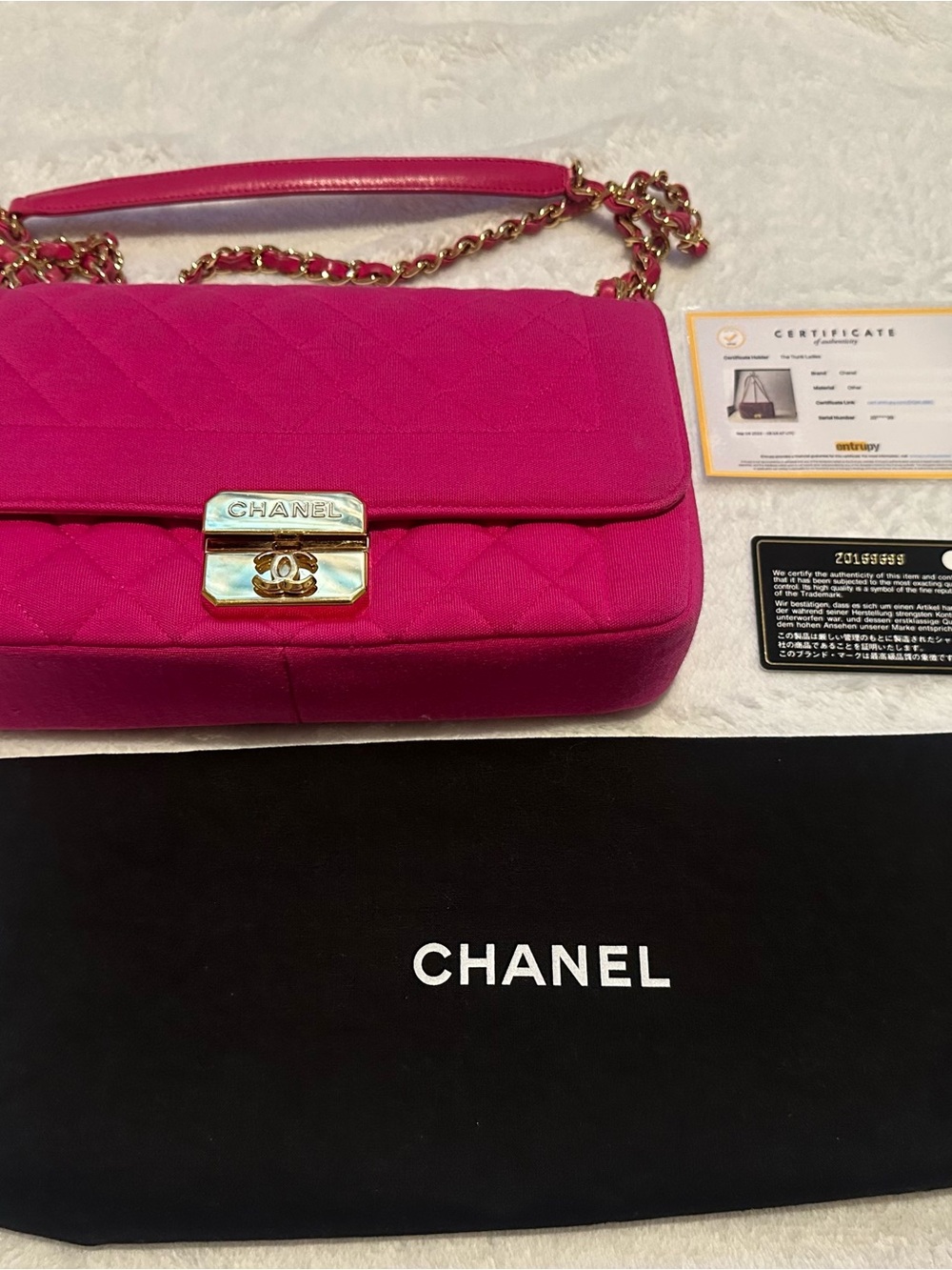 CHANEL Fuchsia Quilted Shoulder Bag with Gold Chain Hardware